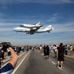 Thumbnail image for Thousands Watch as Space Shuttle Endeavour Completes an Historic California Flyover